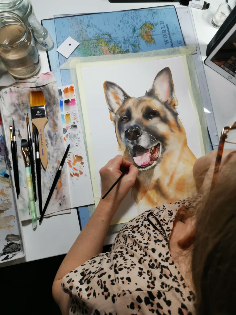 Maarit målar akvarell, ett hundporträtt